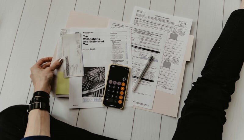 How Should Christians Handle Their Money?